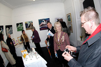 Private Viewing, 22 March 2006 - photograph by Volkan Kan